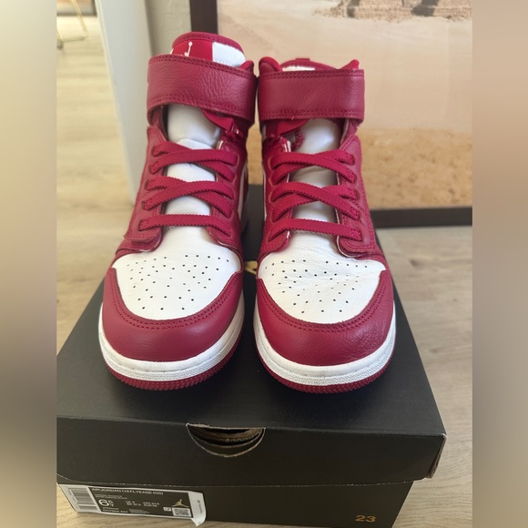 Nike Air Jordan 1 High FlyEase - Picture 2 of 7